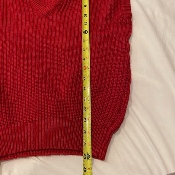 Vintage 80s Acrylic Knit V-neck Sweater Vest.  Wide shoulders.  Gerard Works.  M - Picture 7 of 7